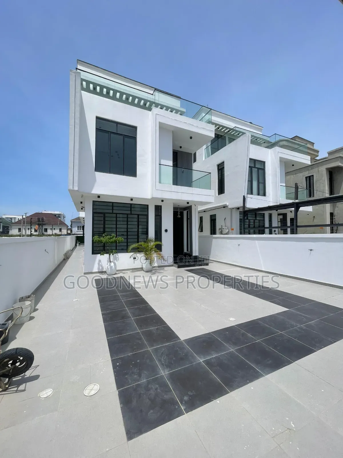 5bdrm Duplex in Lekki Phase 1 Lagos for sale in Lekki Phase 1