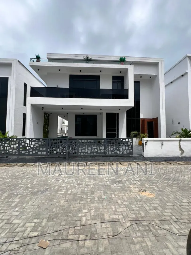 5bdrm Duplex in Chevron for sale in Chevron