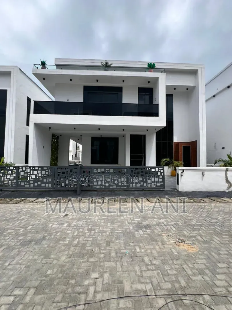 5bdrm Duplex in Chevron for sale in Chevron