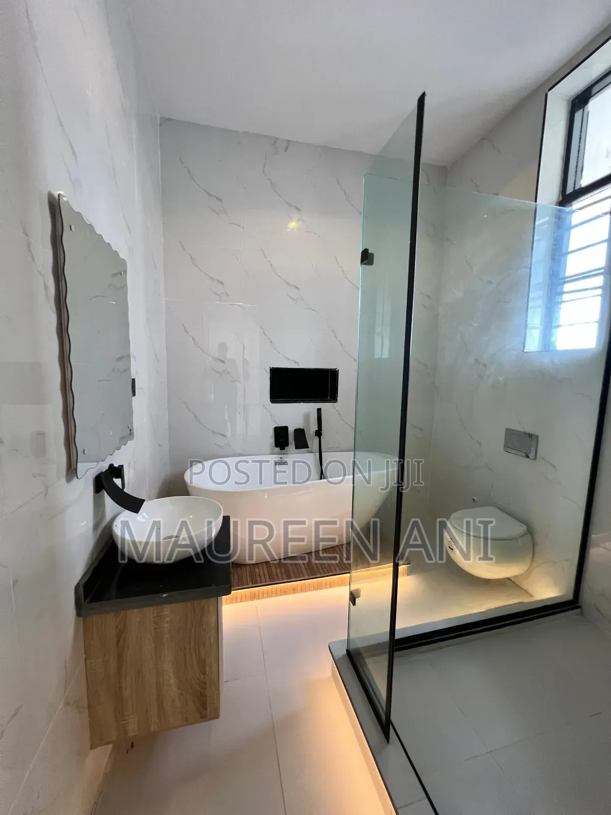 5bdrm Duplex in Chevron for sale in Chevron