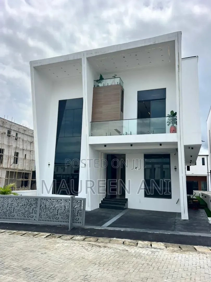 5bdrm Duplex in Chevron for sale in Chevron