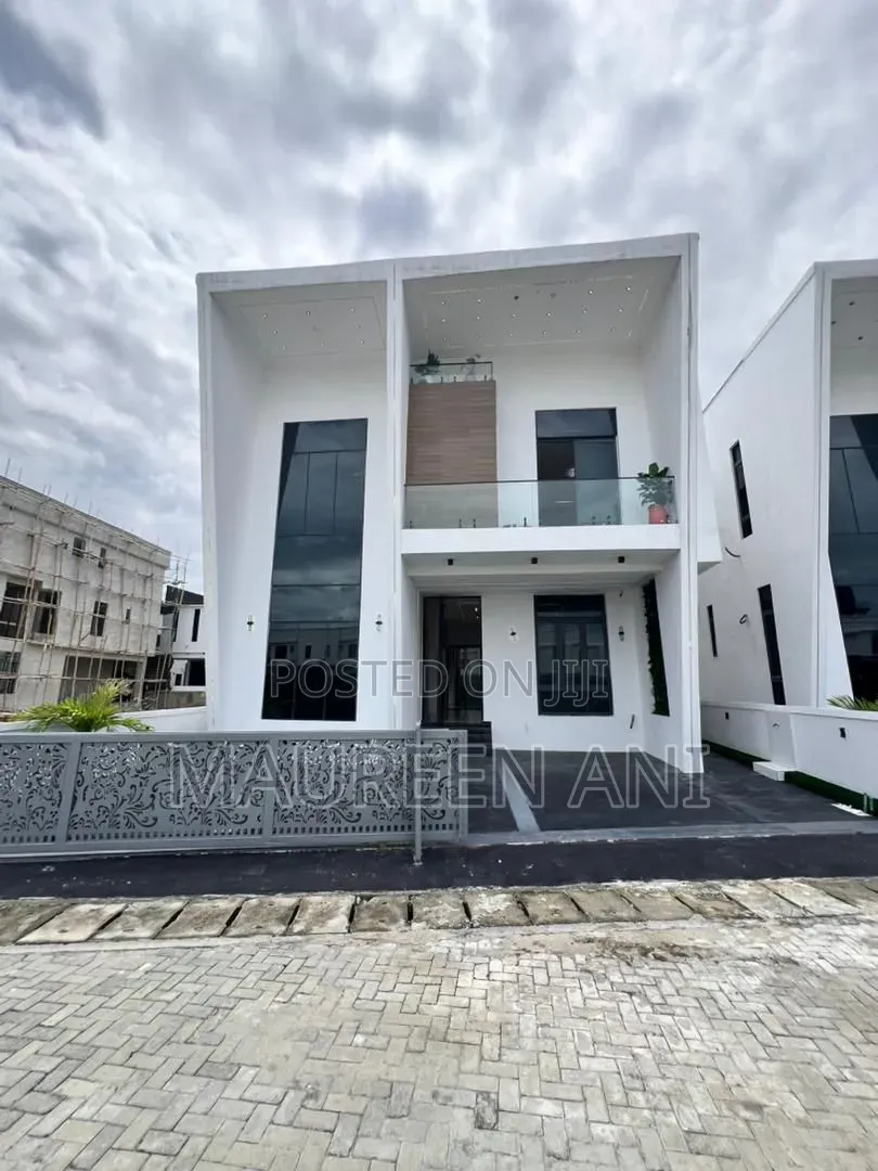 5bdrm Duplex in Chevron for sale in Chevron