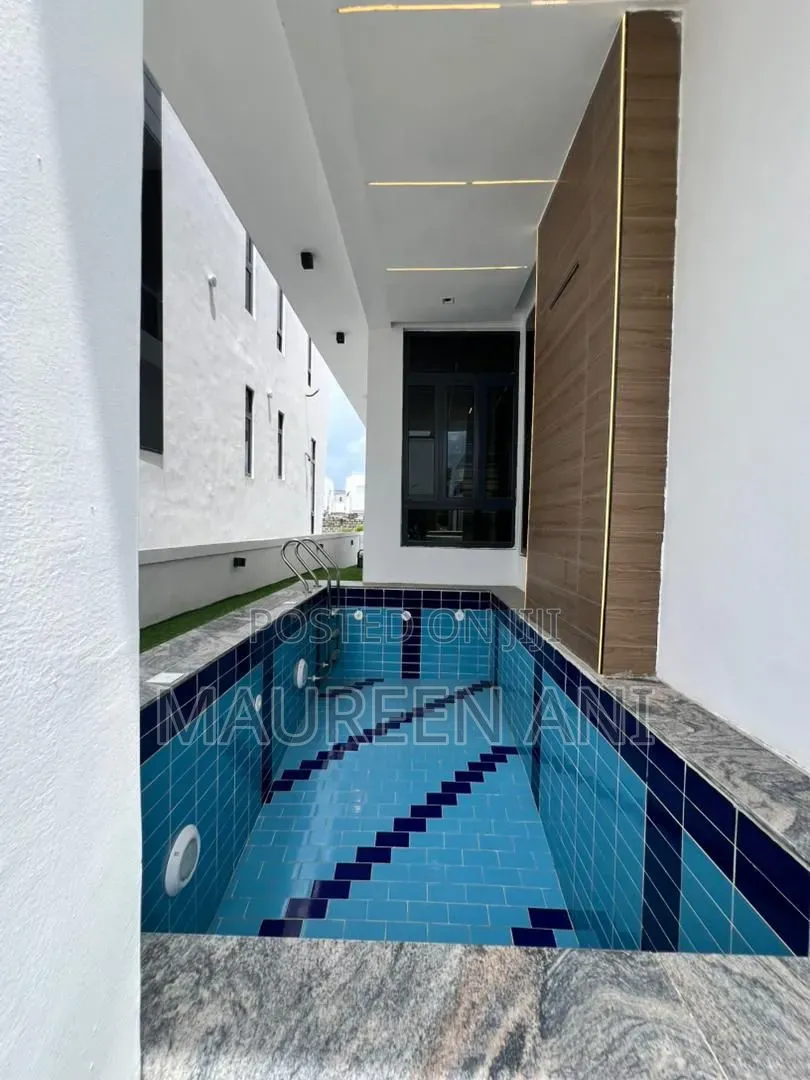 5bdrm Duplex in Chevron for sale in Chevron