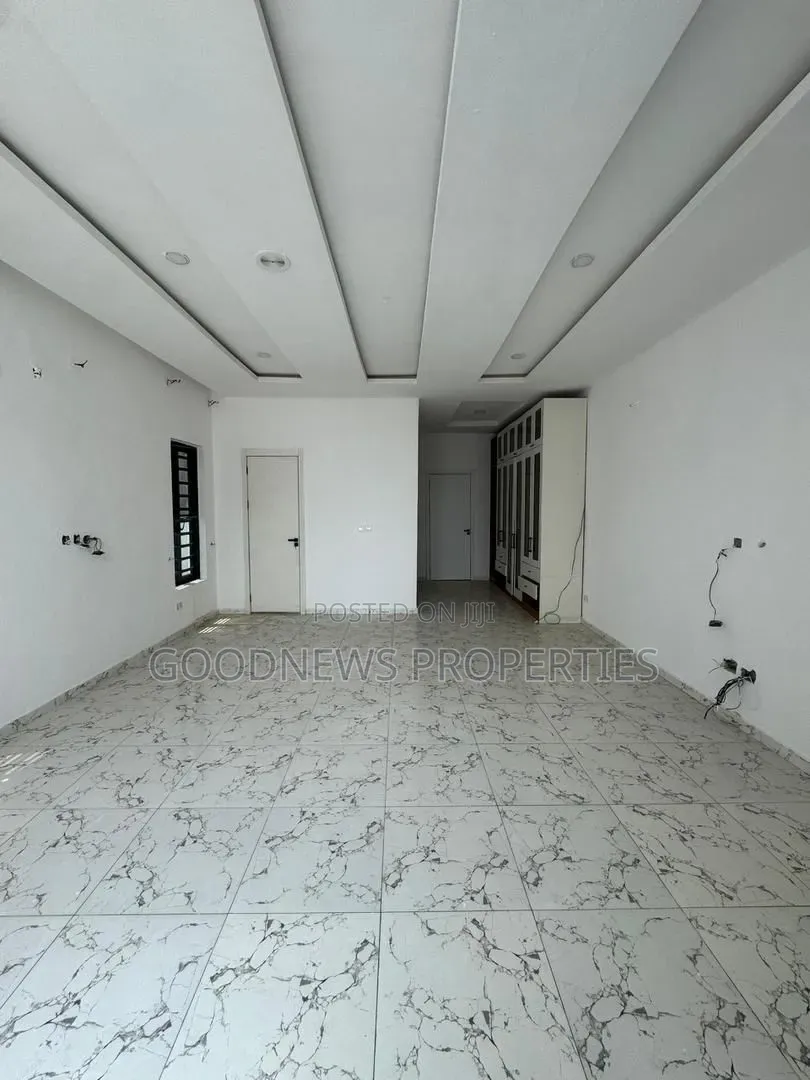 4bdrm Duplex in Orchid Road, Ikota for rent in Ikota