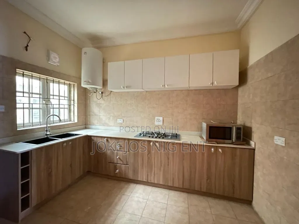 3bdrm Townhouse/Terrace in Lekki Garden Phase 4 for sale in Lekki Gardens Estate