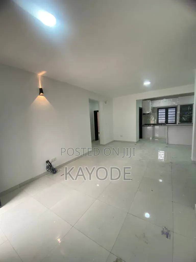 2bdrm Apartment in Greenbay, Ikota for sale in Ikota