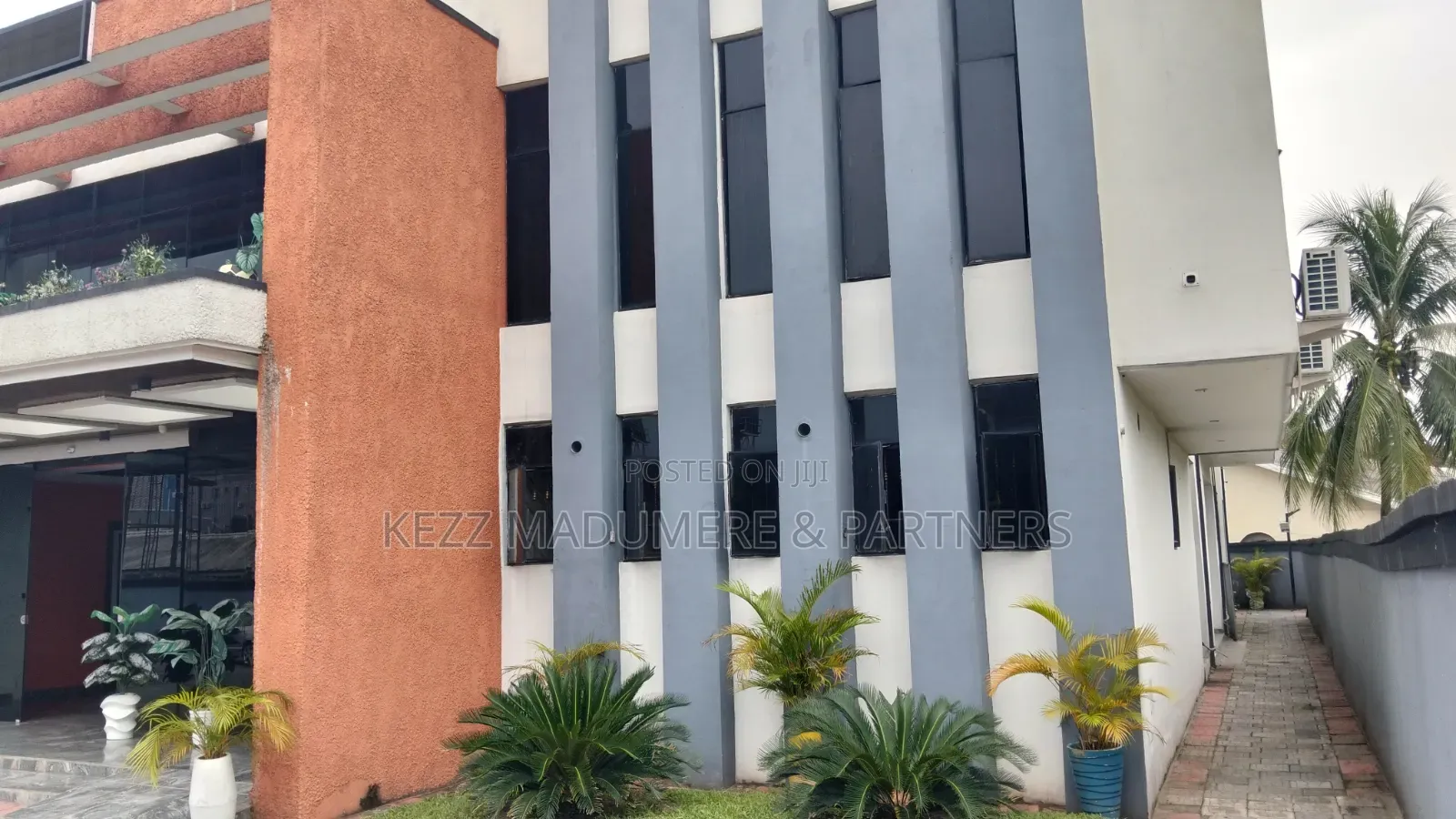 To Let / Lease : 800 Seats Capacity Hall With Gallery at Nta Rd , Ph in Uzoba