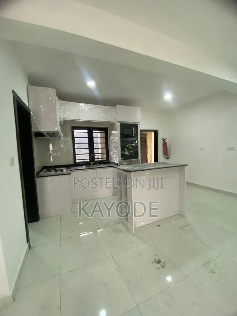 2bdrm Apartment in Greenbay, Ikota for sale in Ikota