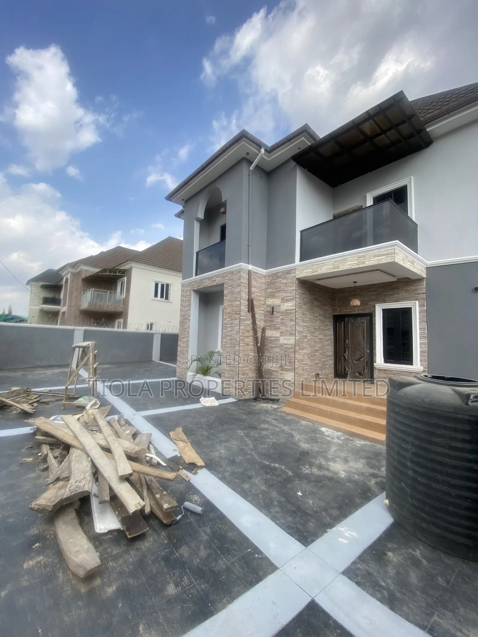 4bdrm Duplex in Lexim Estate, Sabon Lugbe for sale in Sabon Lugbe