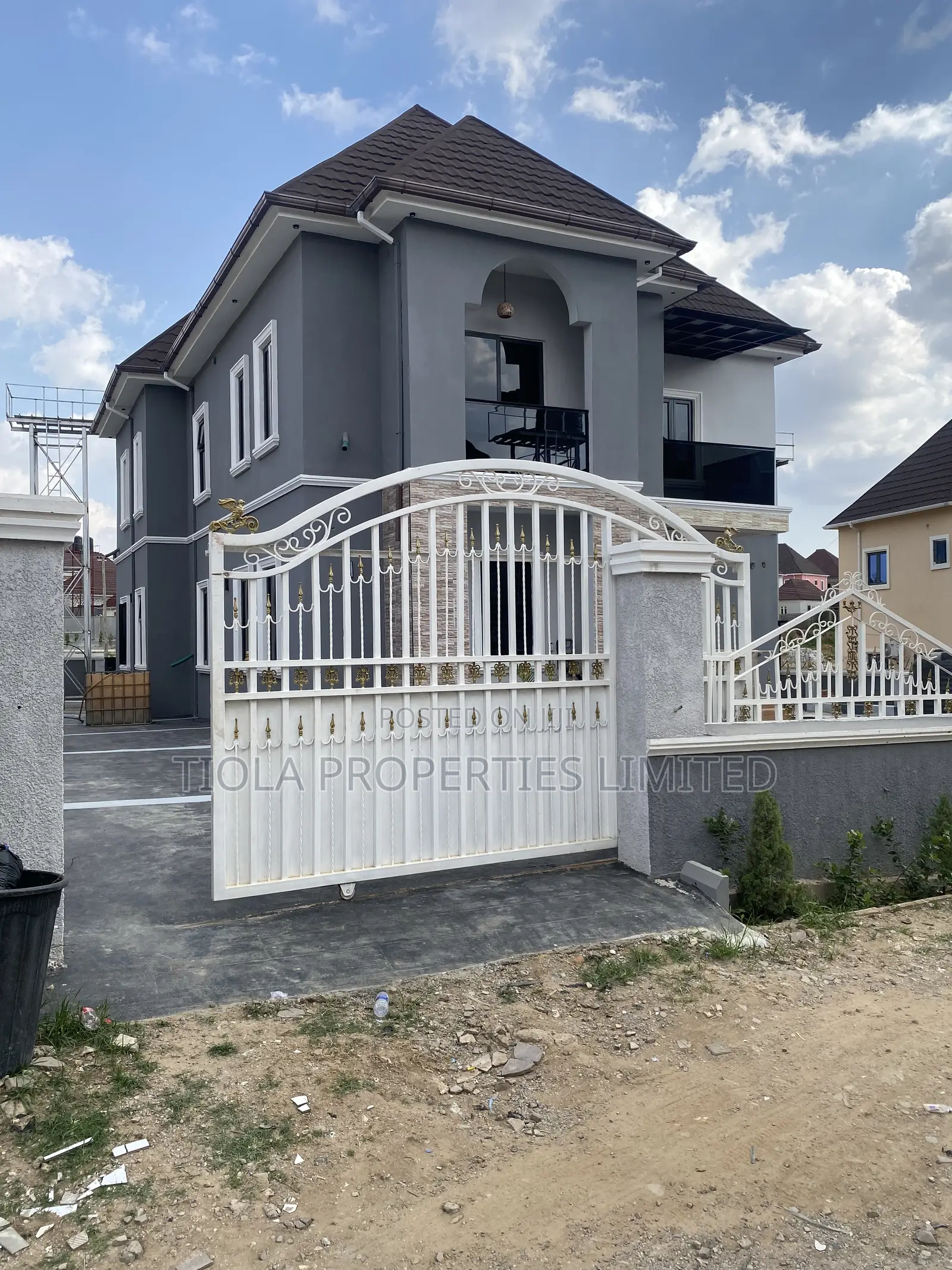 4bdrm Duplex in Lexim Estate, Sabon Lugbe for sale in Sabon Lugbe