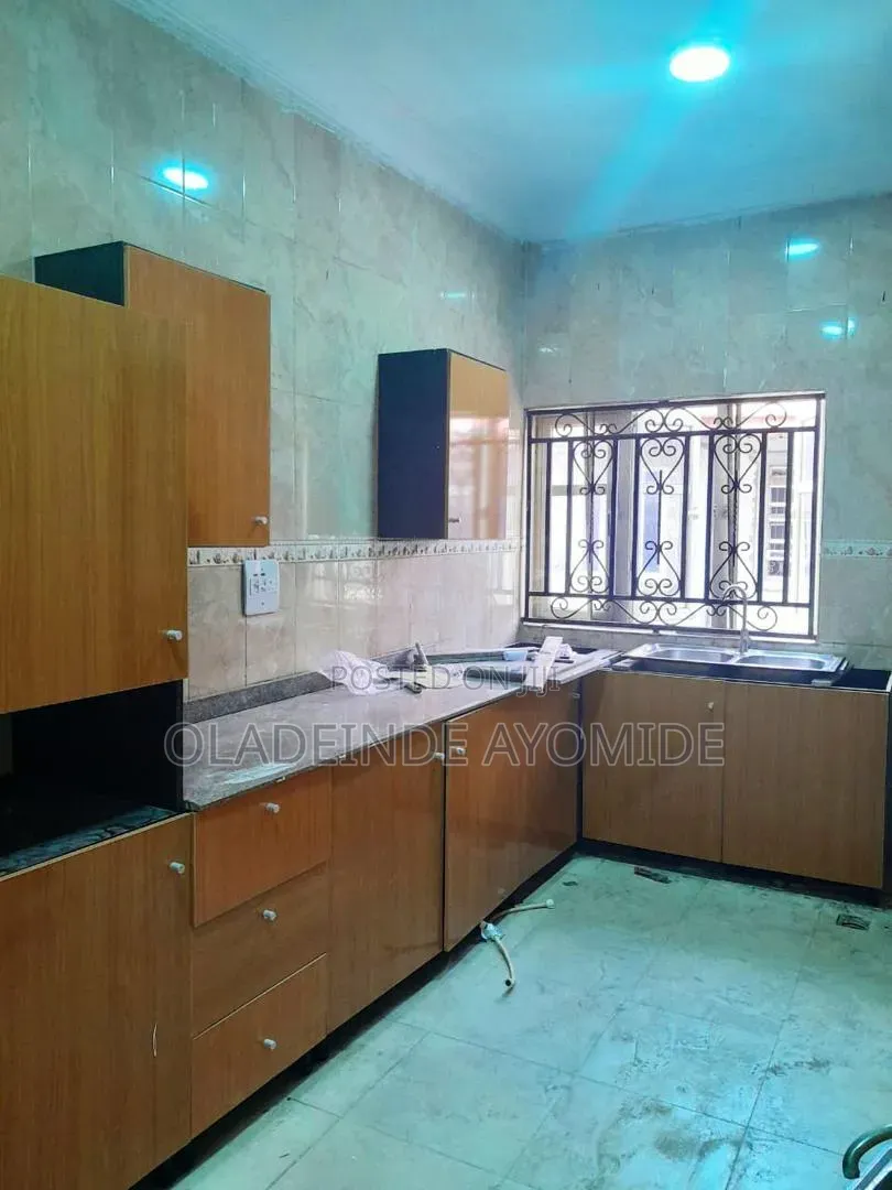 3bdrm Apartment in Thomas Estate Ajah for rent in Thomas Estate