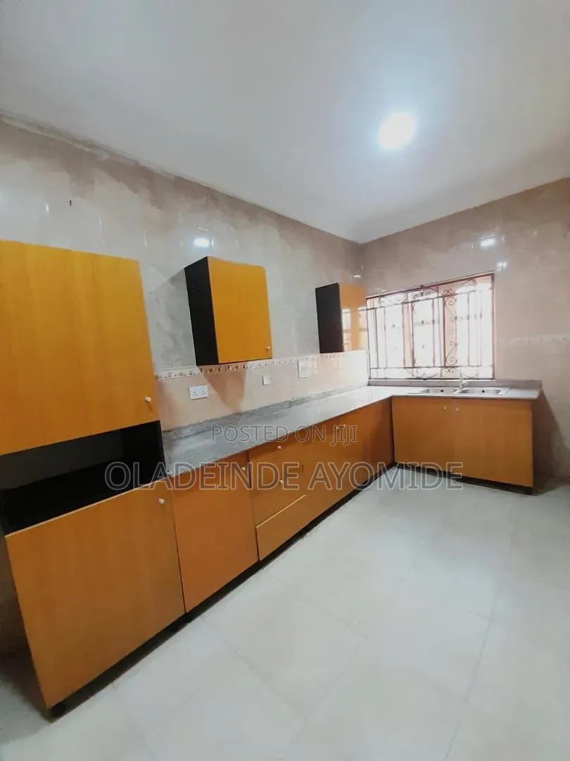3bdrm Apartment in Thomas Estate Ajah for rent in Thomas Estate