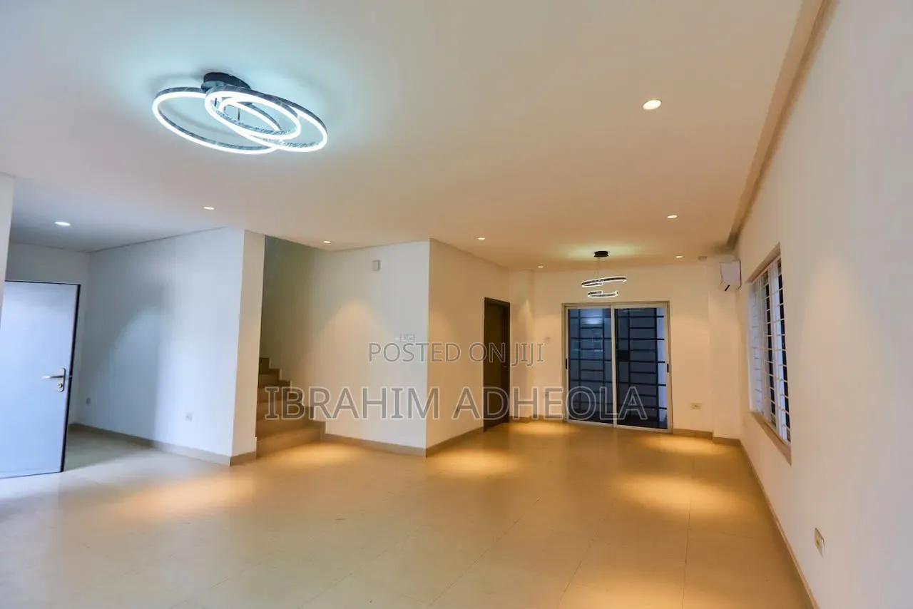 4bdrm Duplex in Ikate for rent in Ikate
