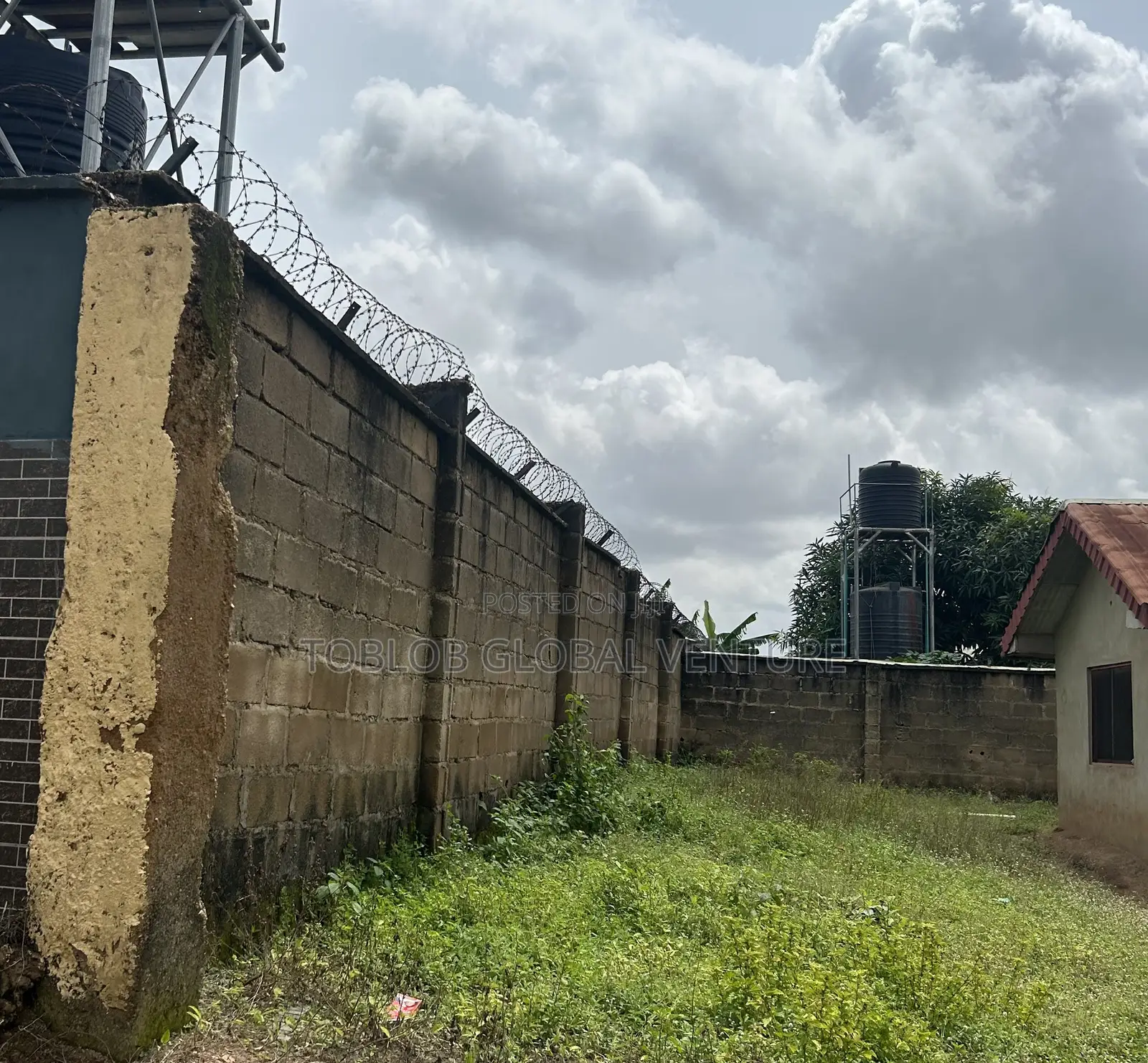 Land for Sale With Building on the Property in Akala Express
