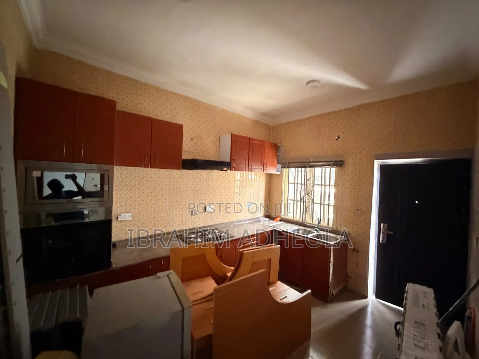 To Let Lekki Phase 1 3bedroom Shared Office Space in Lekki Phase 1