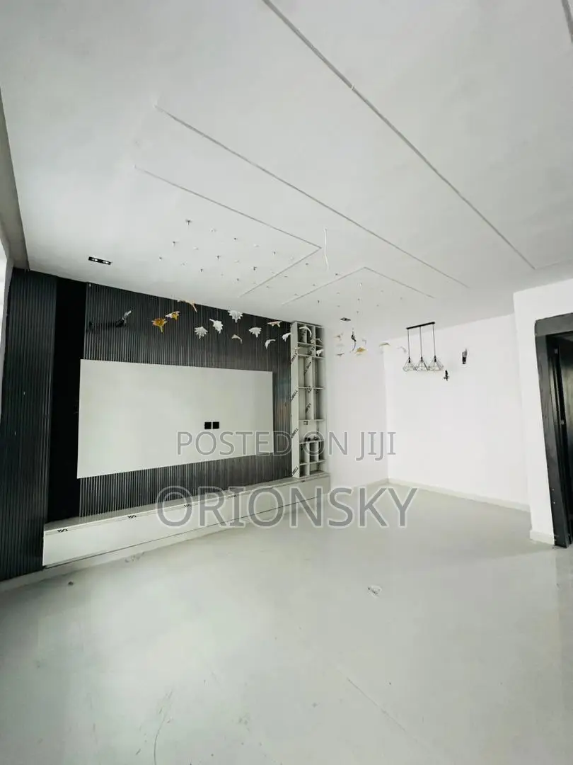 3bdrm Duplex in Ikota for sale in Ikota