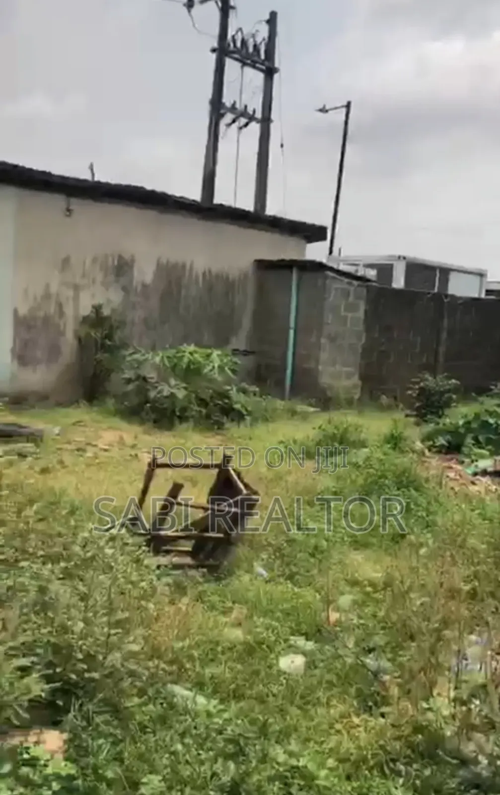 52x80ft of Table Land With a Demolishable Building at Shasha Oguntadr in Shasha