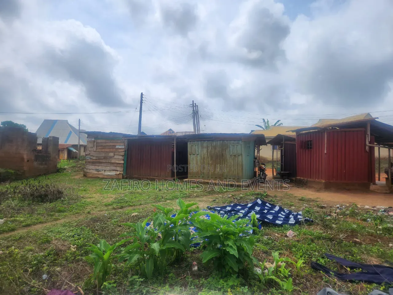 One Plot of Land Suitable for Both Residential and Commercial Purposes in Apata