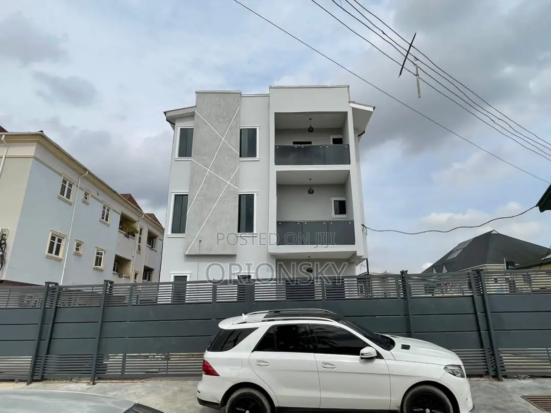 4bdrm Duplex in Millenuim/UPS for sale in Millenuim/UPS