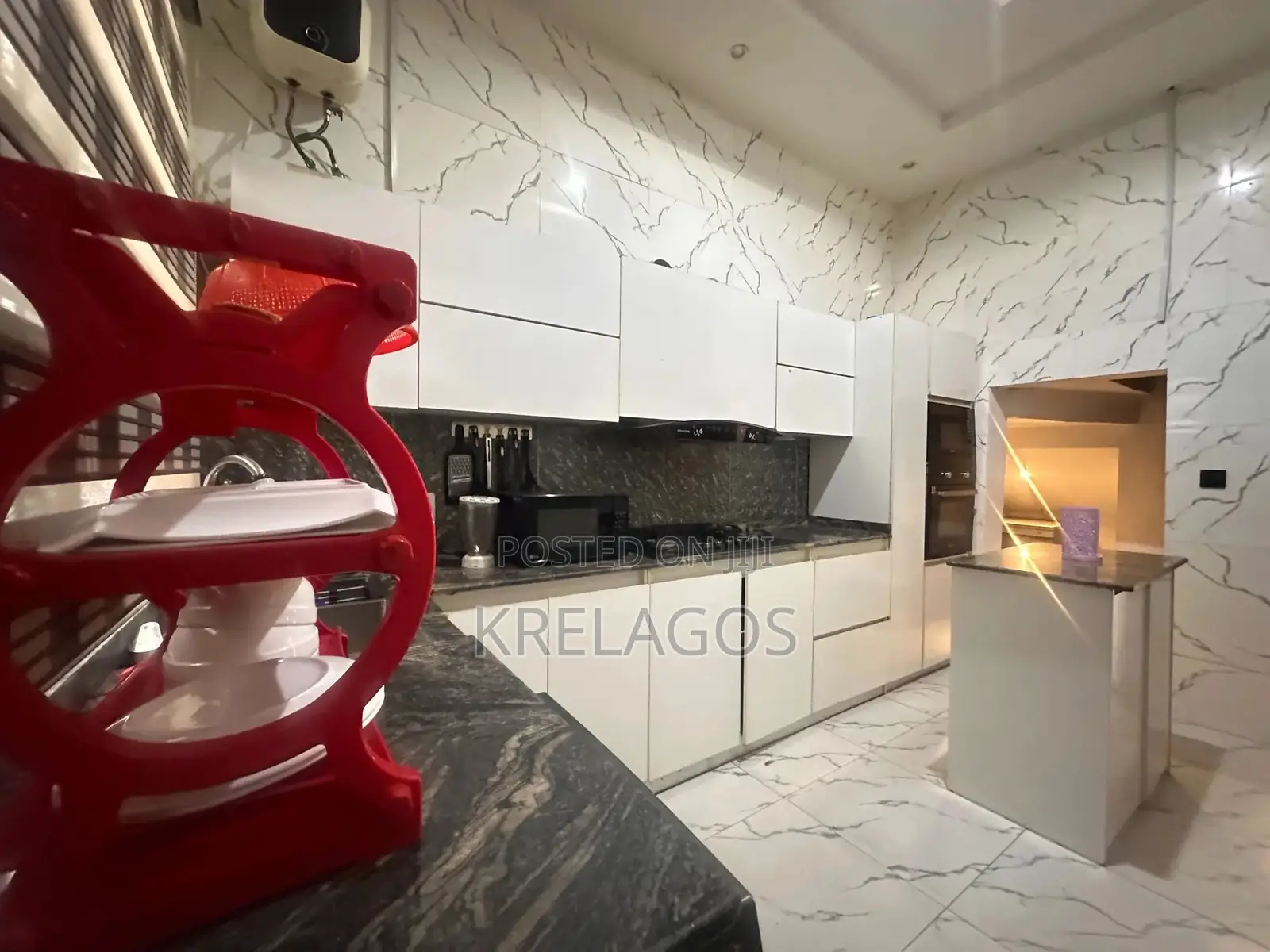 4bdrm Duplex in Chevron for rent in Chevron