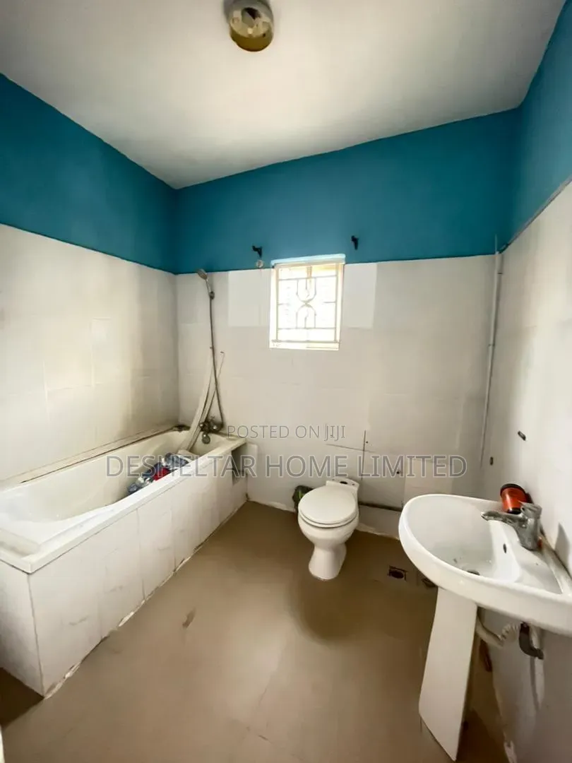 3bdrm Block of Flats in Ibile Close, Victoria Island Extension for rent in Victoria Island Extension