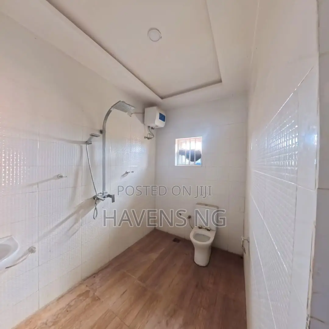 4bdrm Bungalow in Shimawa for sale in Shimawa