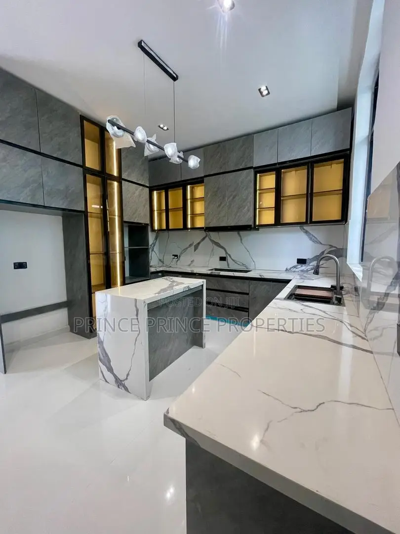 Furnished 5bdrm Duplex in Lekki, Chevron for sale in Chevron