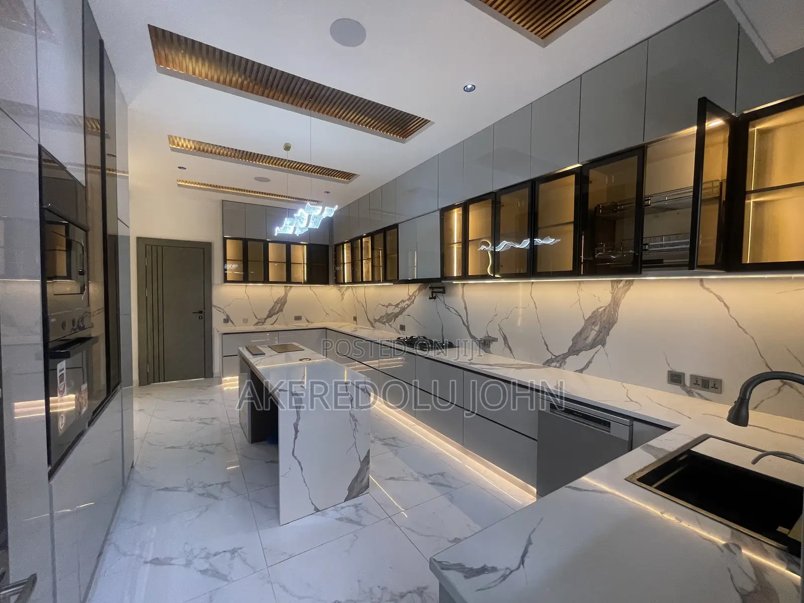 4bdrm Townhouse/Terrace in Utako for sale in Utako