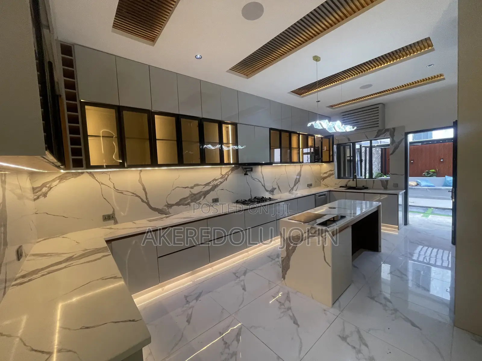 4bdrm Townhouse/Terrace in Utako for sale in Utako