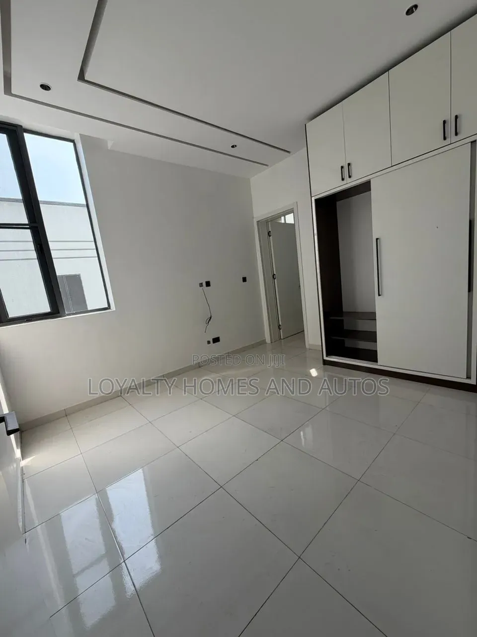 6bdrm Duplex in Berger for sale in Berger