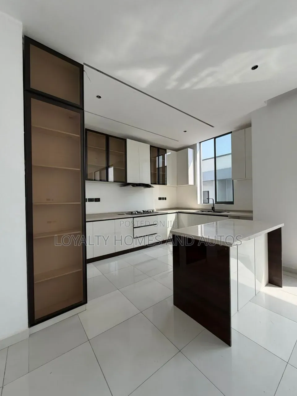 6bdrm Duplex in Berger for sale in Berger