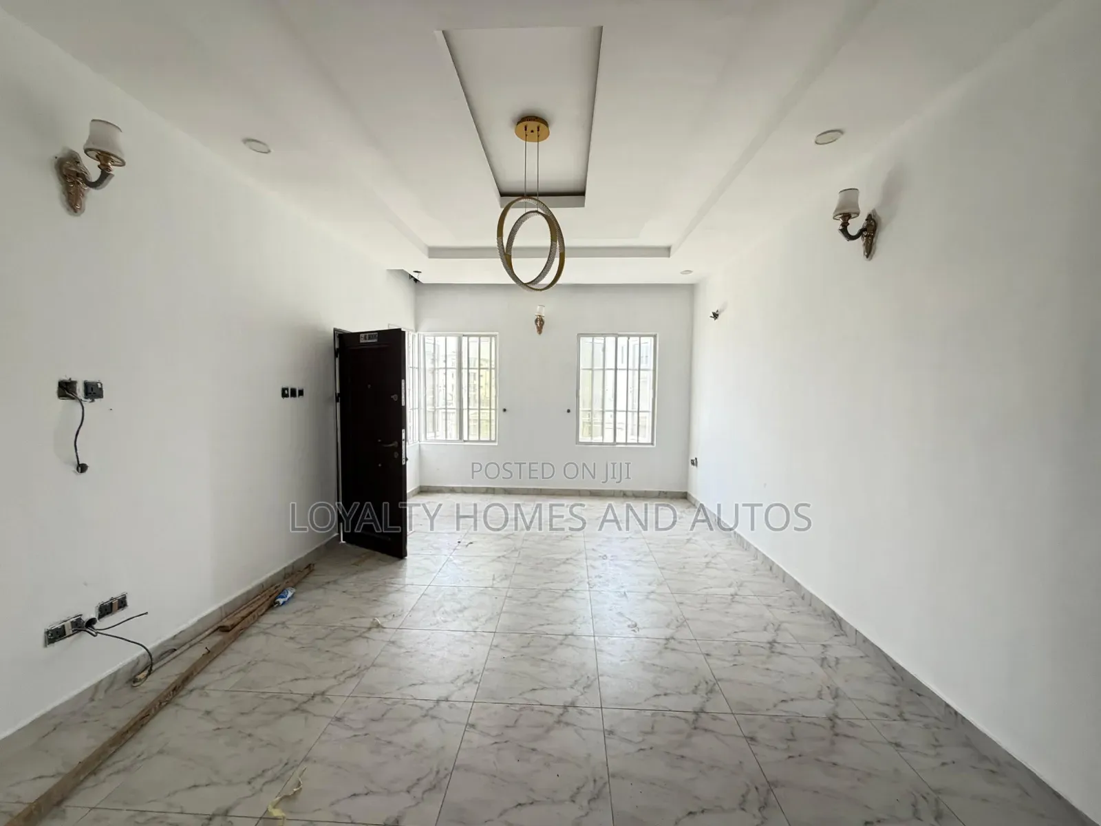 6bdrm Duplex in Berger for sale in Berger