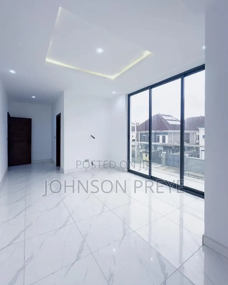2bdrm Apartment in Lekki Phase 1 for rent in Lekki Phase 1