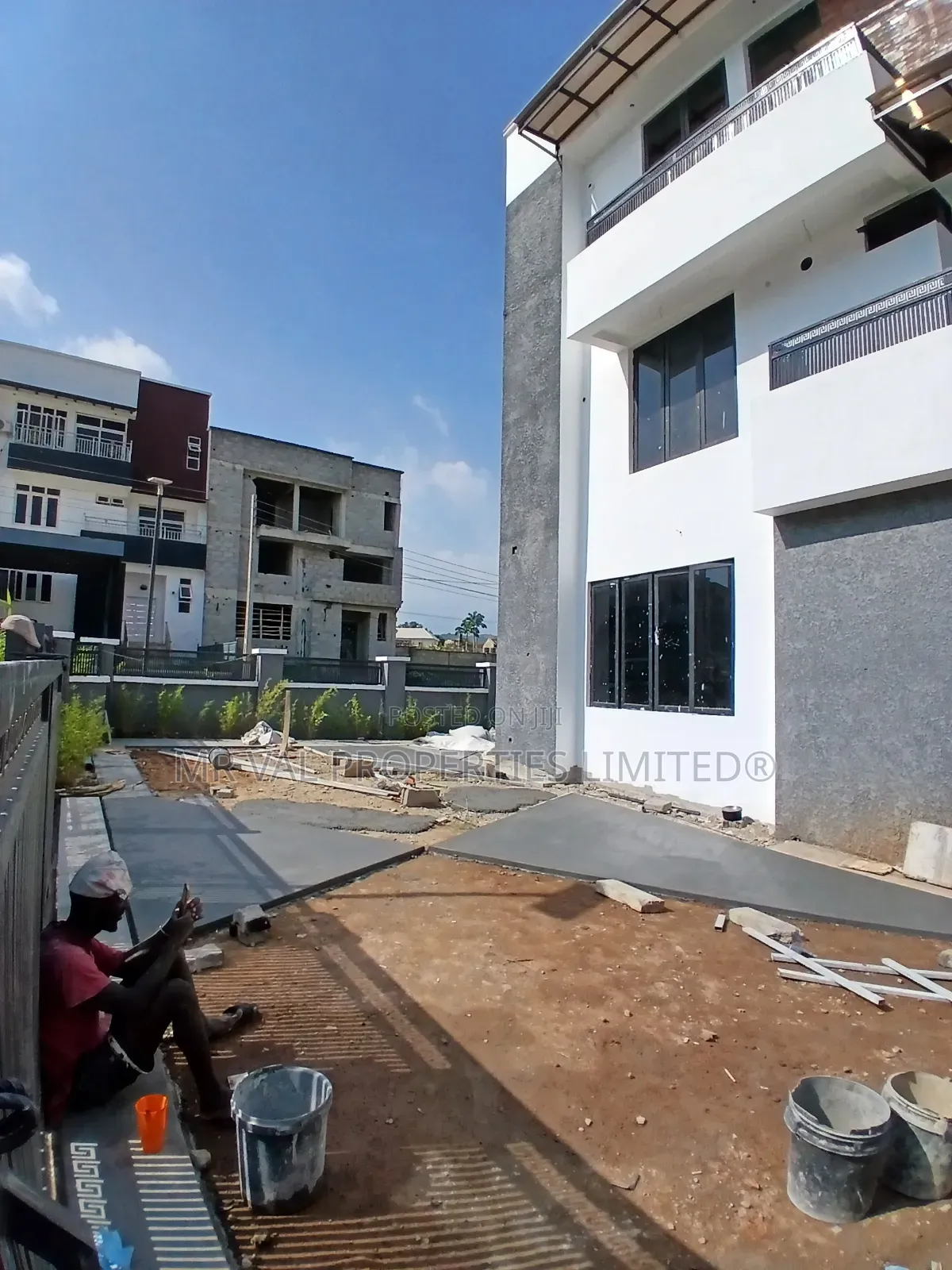 4bdrm Townhouse/Terrace in Dantata Estate, Bunkoro for sale in Bunkoro