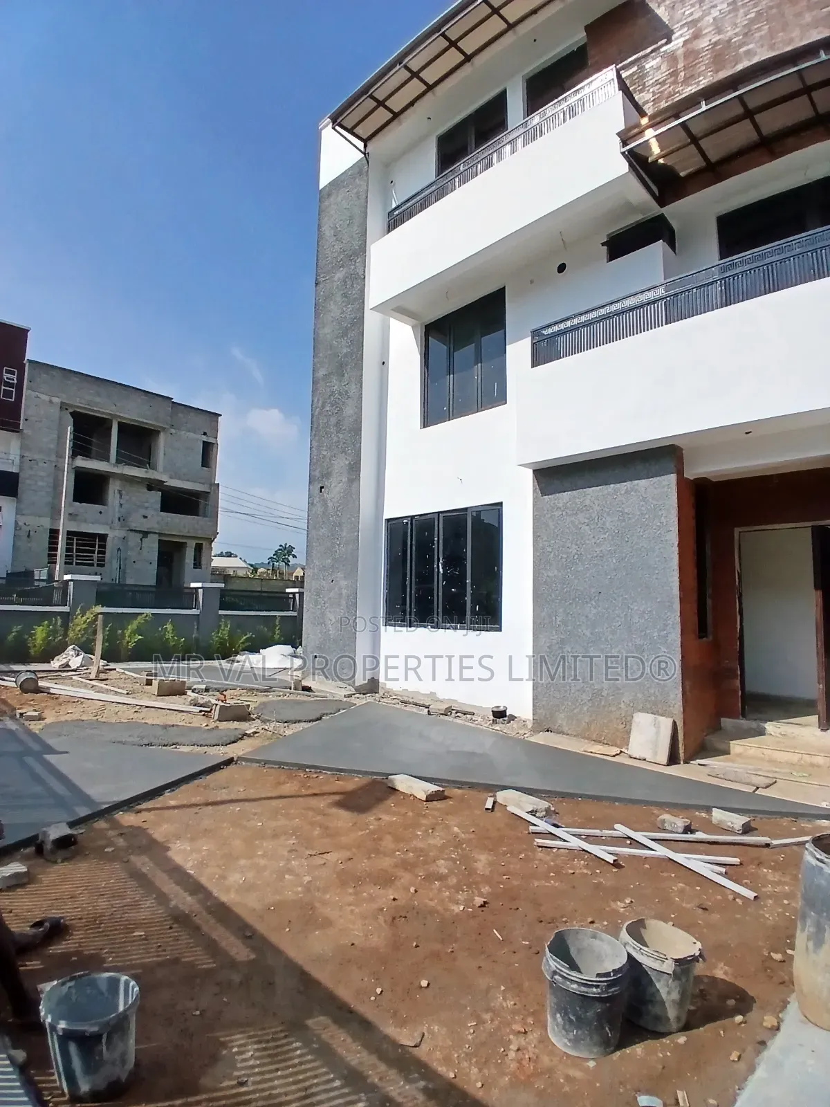 4bdrm Townhouse/Terrace in Dantata Estate, Bunkoro for sale in Bunkoro
