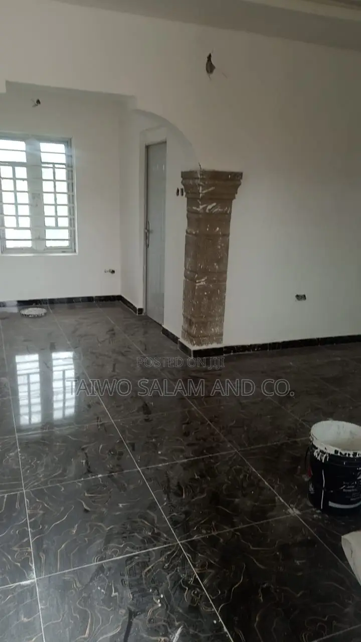 2bdrm Block of Flats in Lagelu for rent in Lagelu