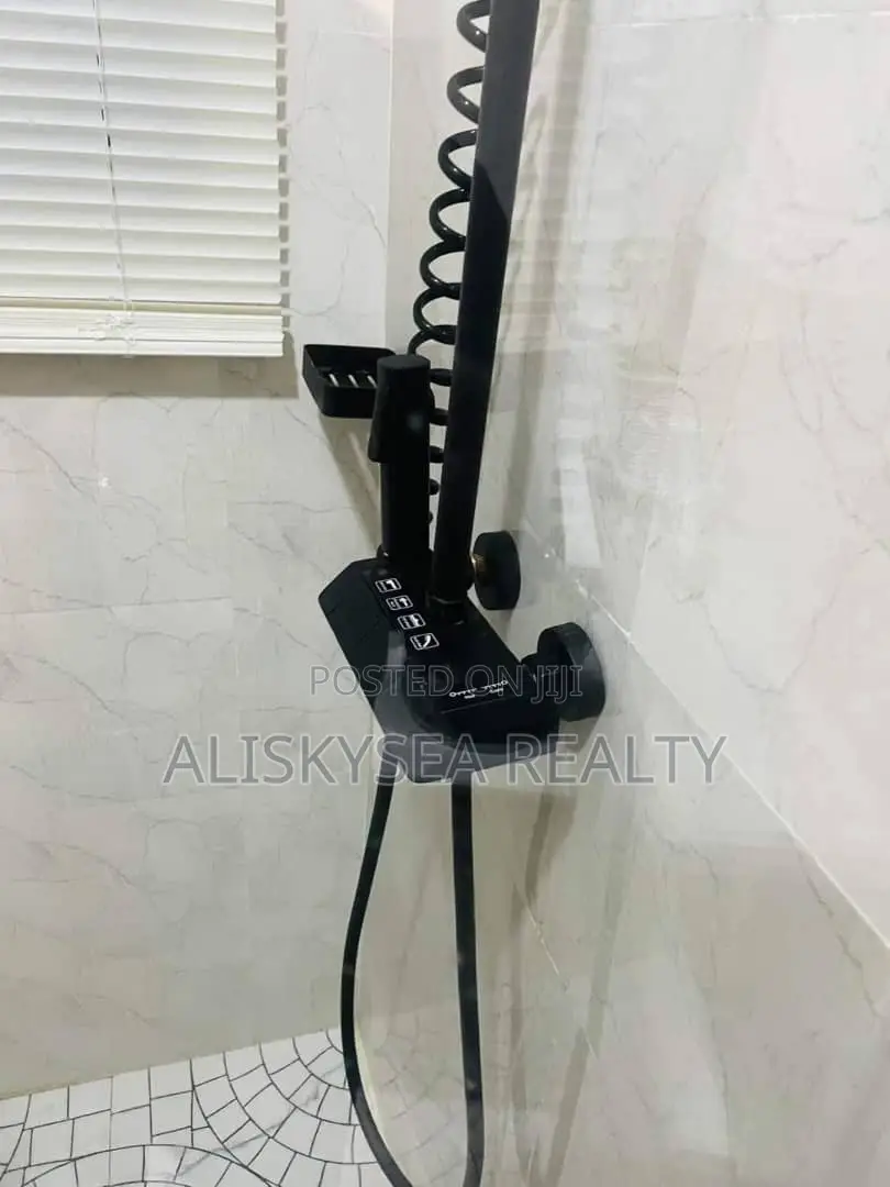 Luxury 1bedroom Apartment at the Refinery in Ibeju