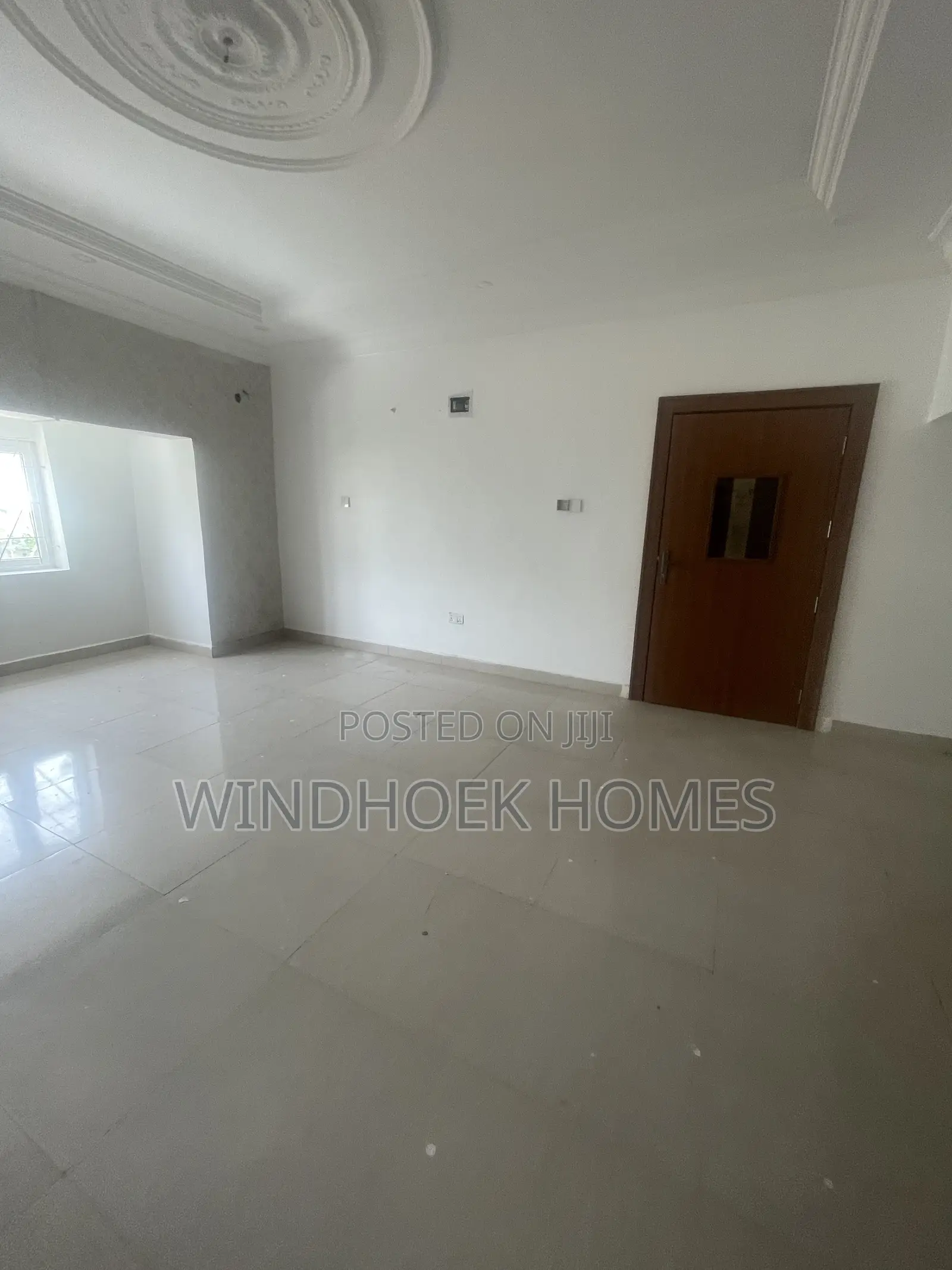 Office Space Measuring 40sqm on the 1st Floor in a Strategic Location in Maitama