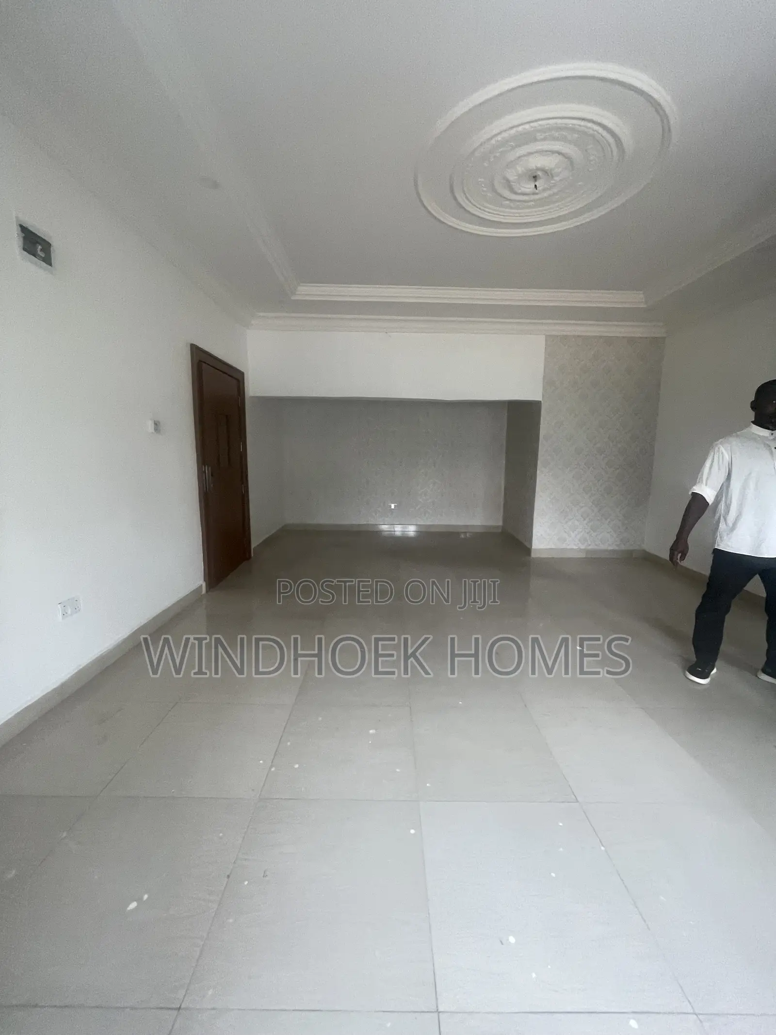 Office Space Measuring 40sqm on the 1st Floor in a Strategic Location in Maitama