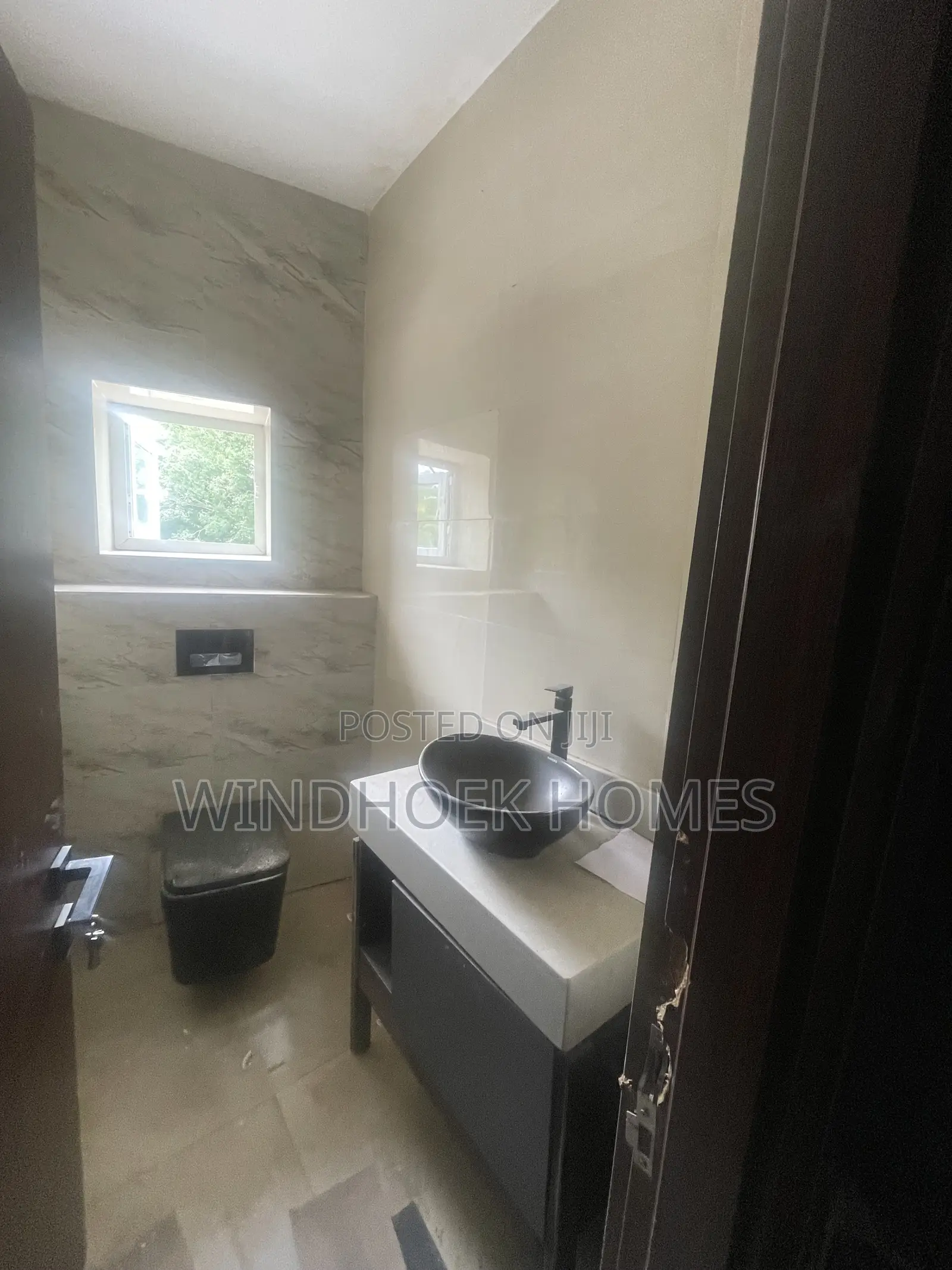 85sqms Office Space/Shop Facing the Road on the 1st Floor en-Suite in Maitama