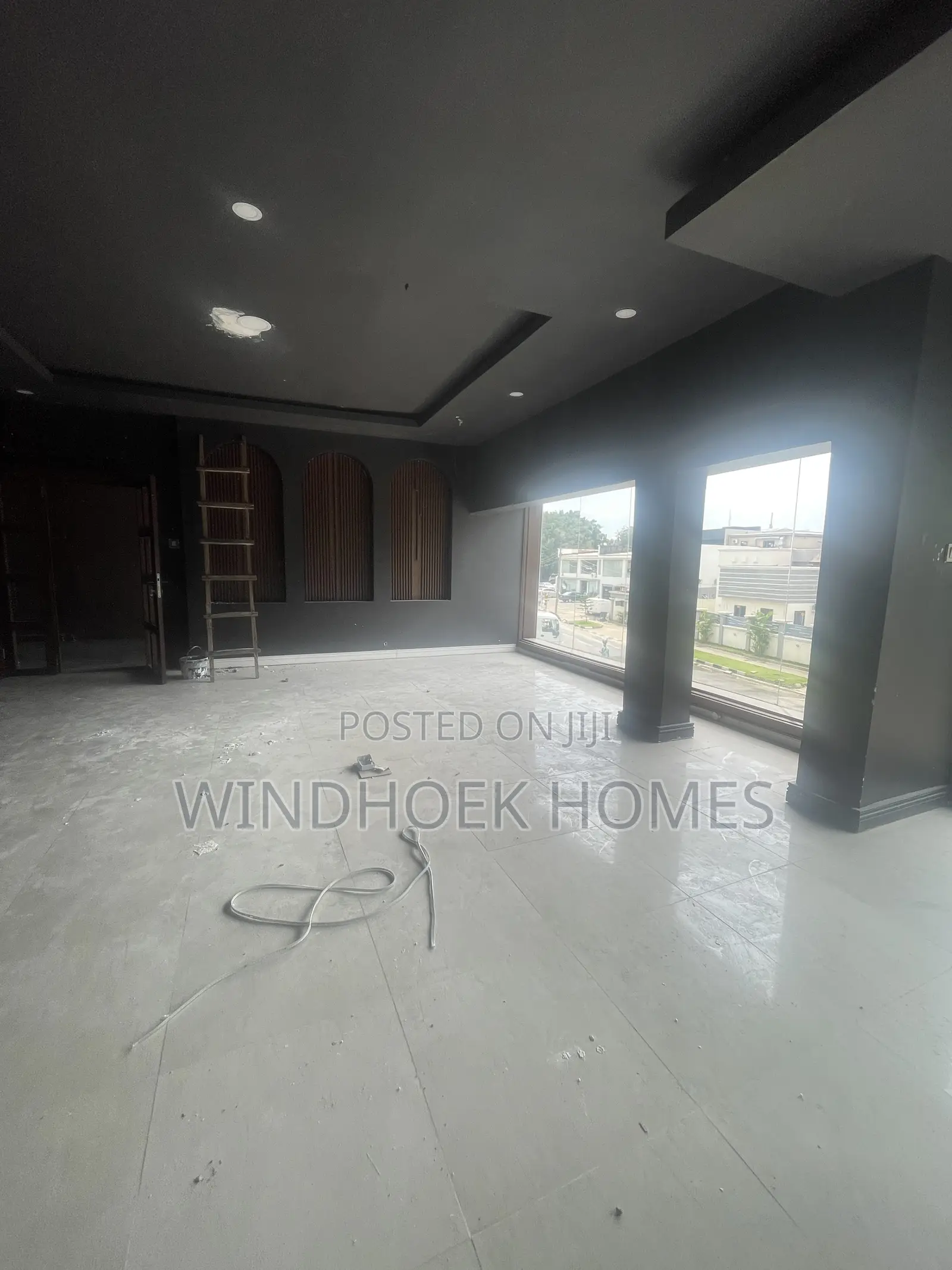 85sqms Office Space/Shop Facing the Road on the 1st Floor en-Suite in Maitama