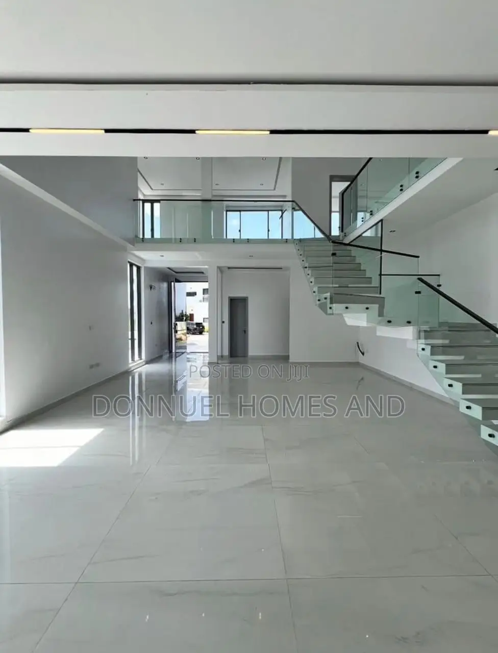 5bdrm Mansion in Ikate for sale in Ikate