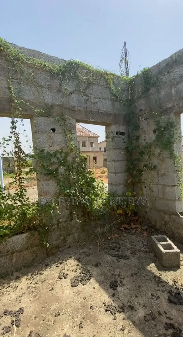 4bdrm Duplex In Seman Metropolis, Sabon Lugbe For Sale in Sabon Lugbe