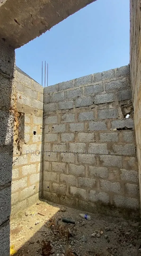 4bdrm Duplex In Seman Metropolis, Sabon Lugbe For Sale in Sabon Lugbe