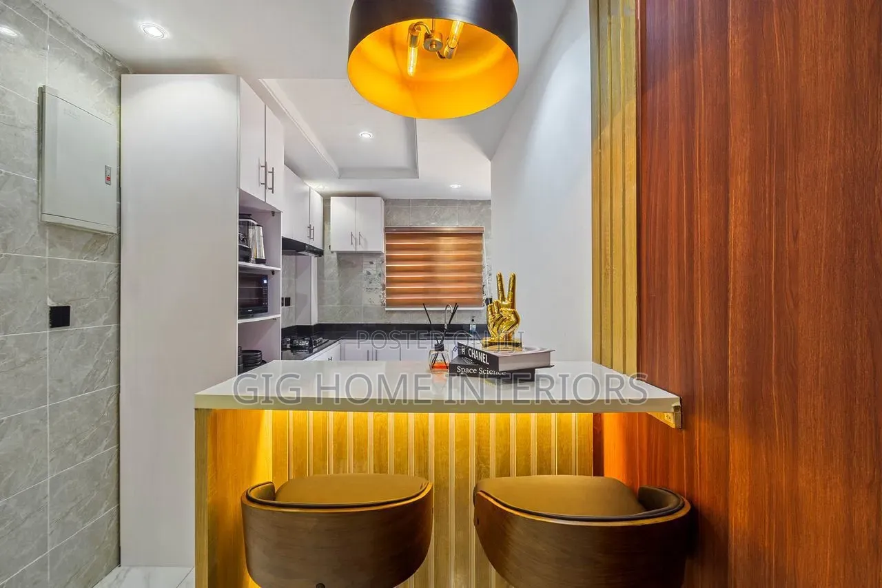 2 BDRM Shortlet Apartment in Lekki Phase 1