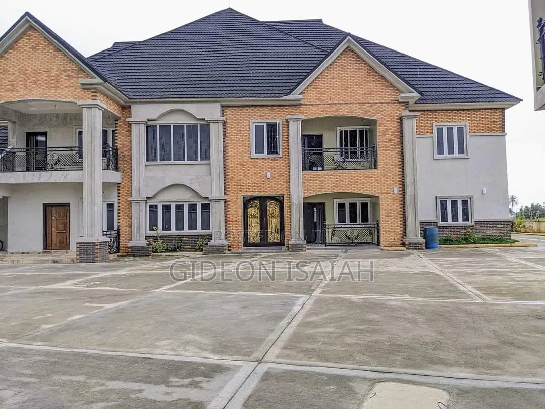3bdrm House in Shelter, Uyo for rent in Uyo