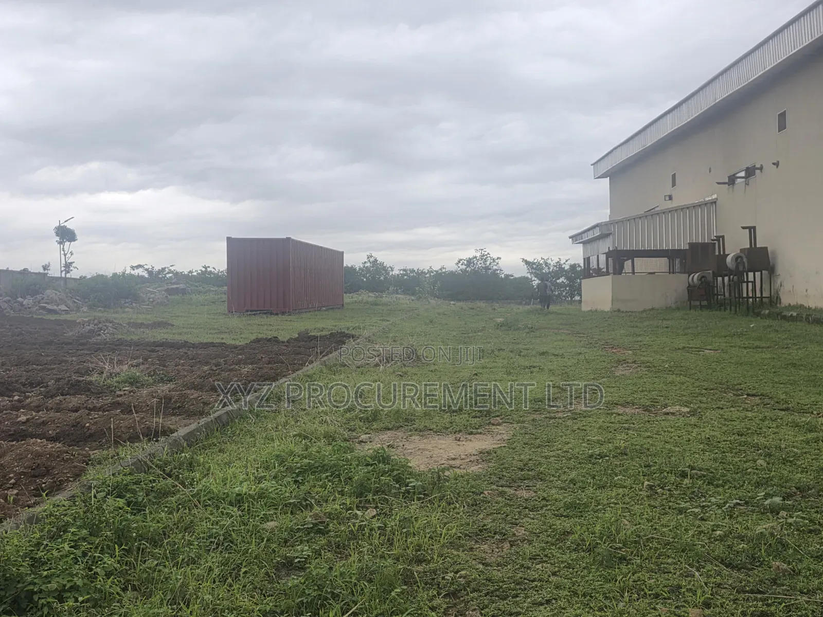 Self Compound 1,500 SQM Warehouse With Massive Outer Space in Idu Industrial