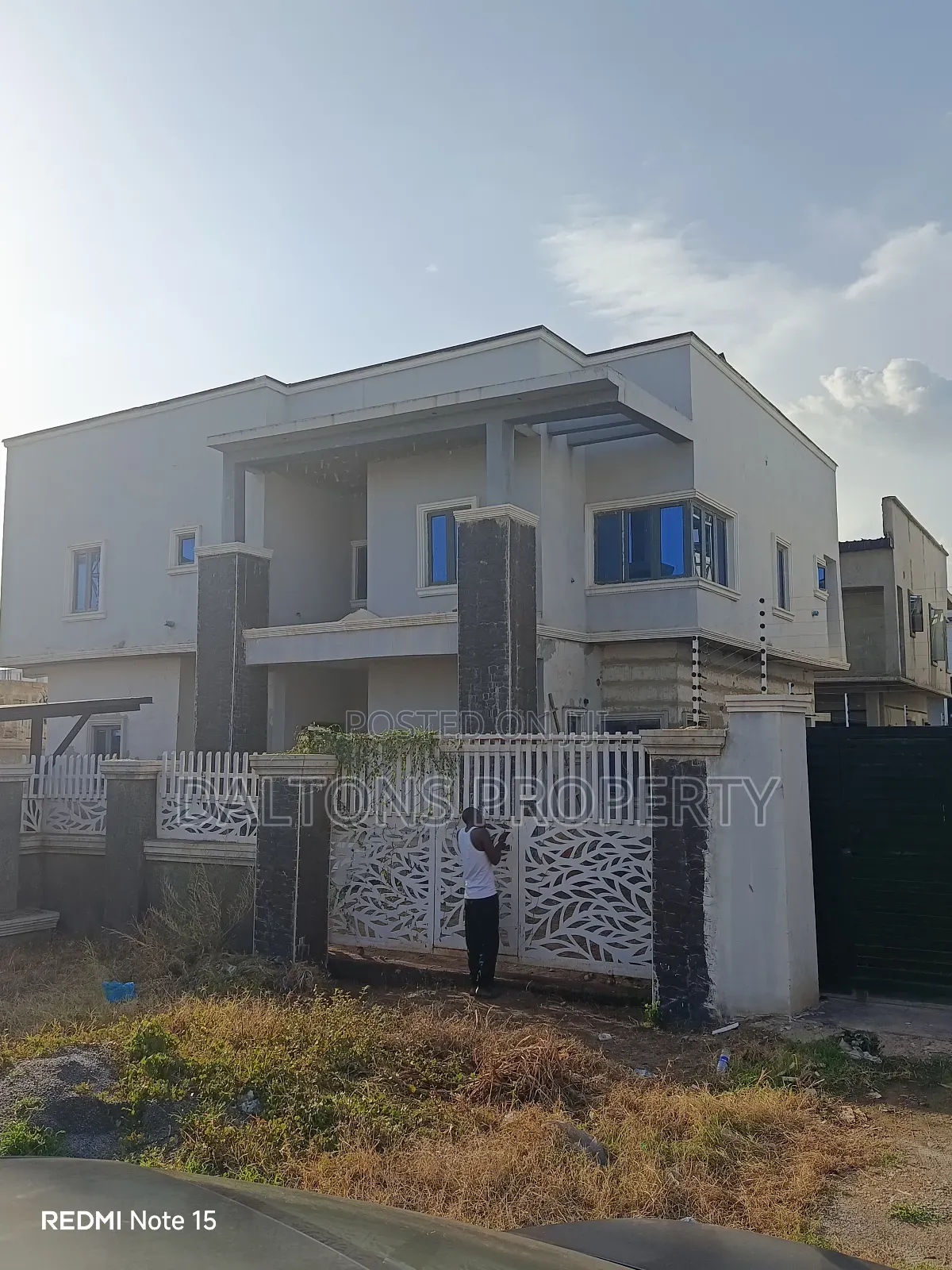 4bdrm Duplex in Von Axis, Lugbe District for sale in Lugbe District