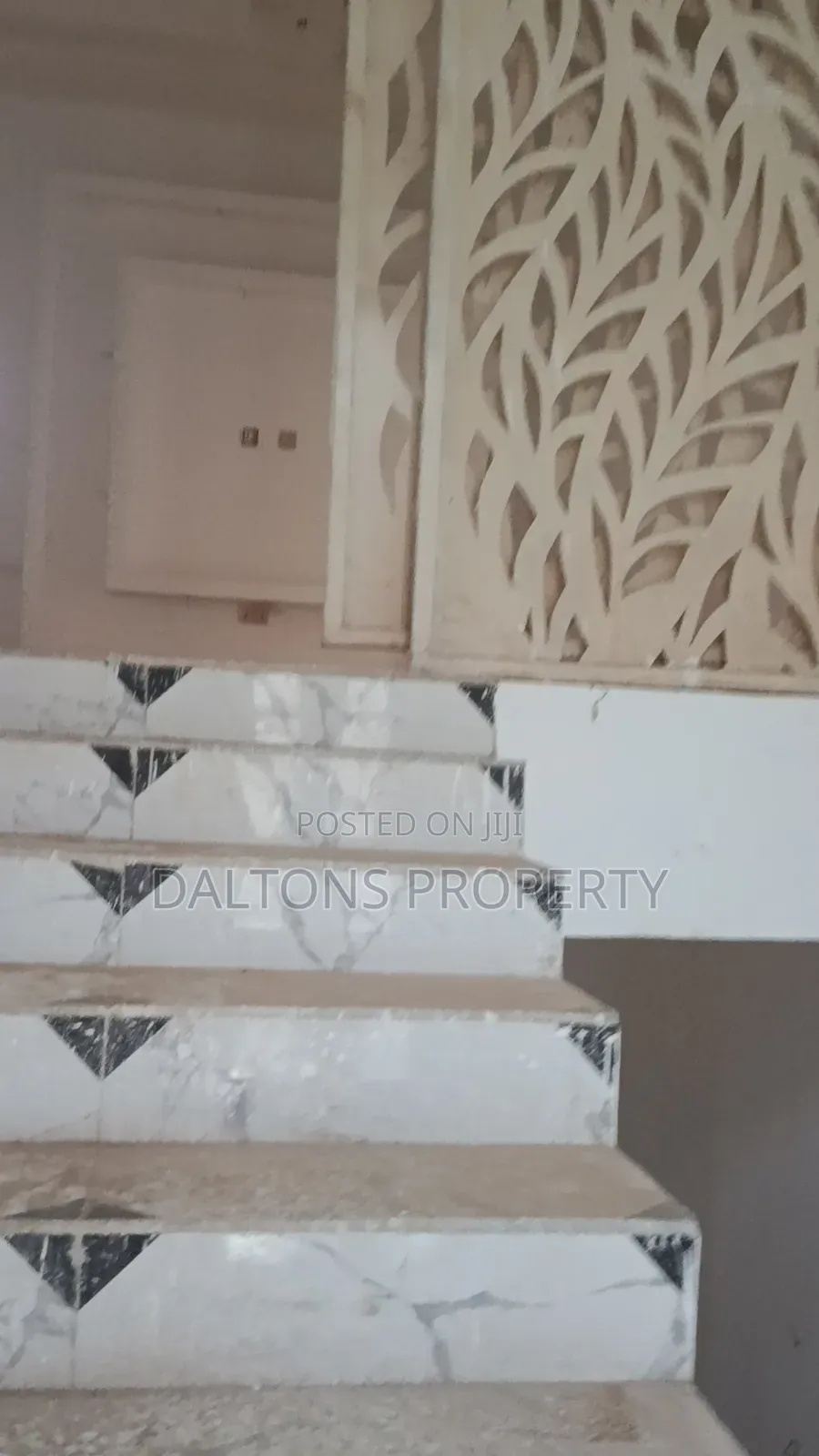 4bdrm Duplex in Von Axis, Lugbe District for sale in Lugbe District