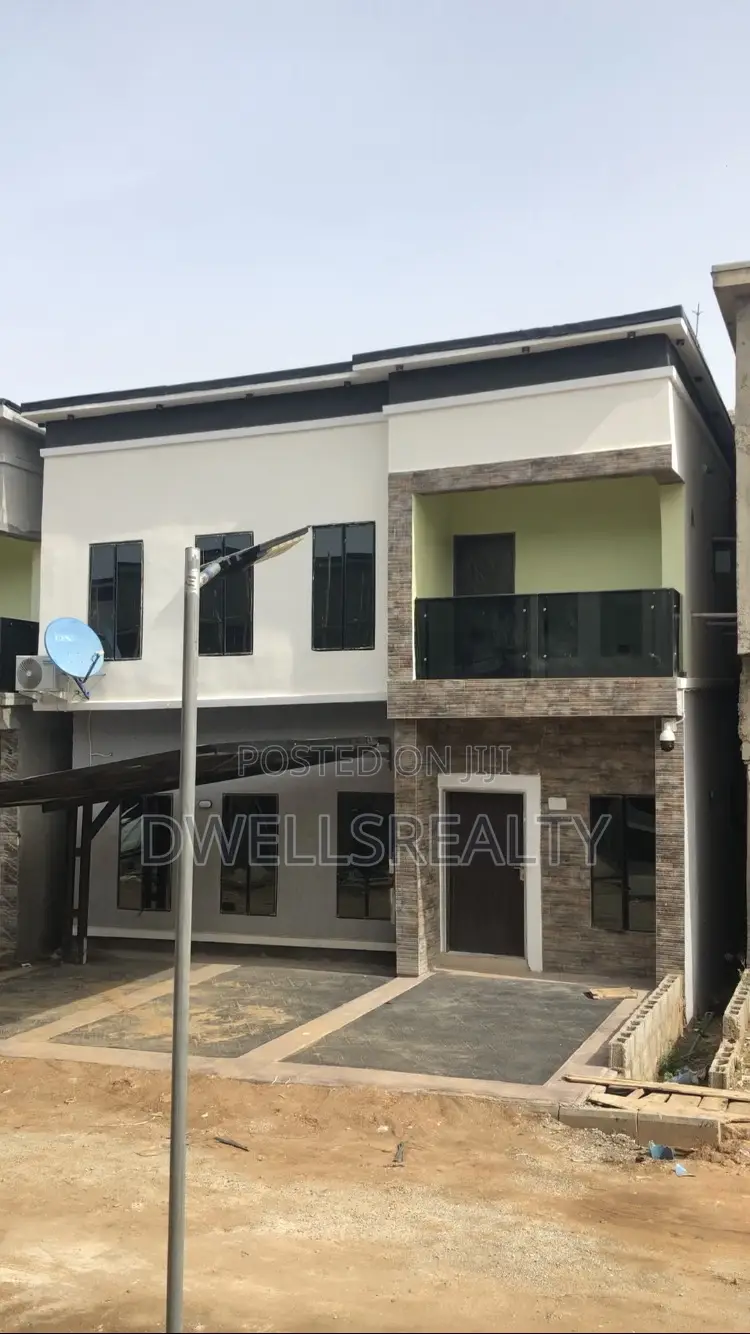 4bdrm Townhouse/Terrace in Zzzz, Sabon Lugbe for sale in Sabon Lugbe